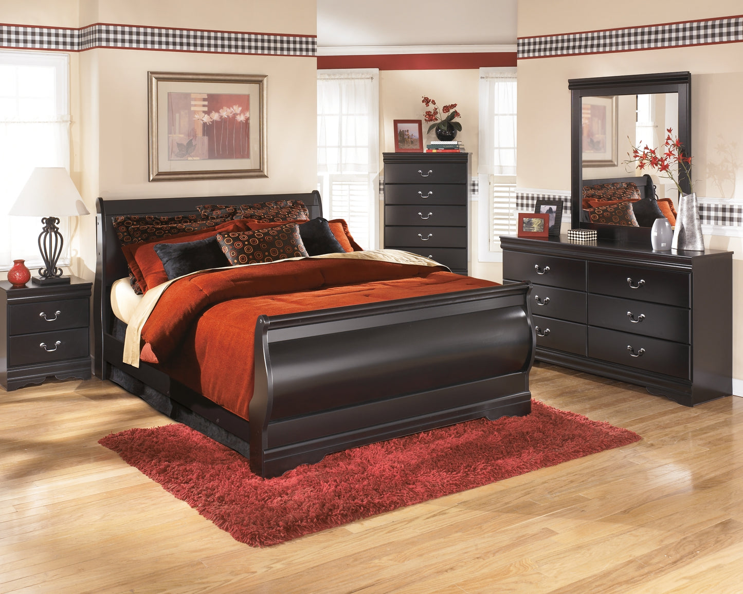 Huey Vineyard Queen Sleigh Headboard with Dresser