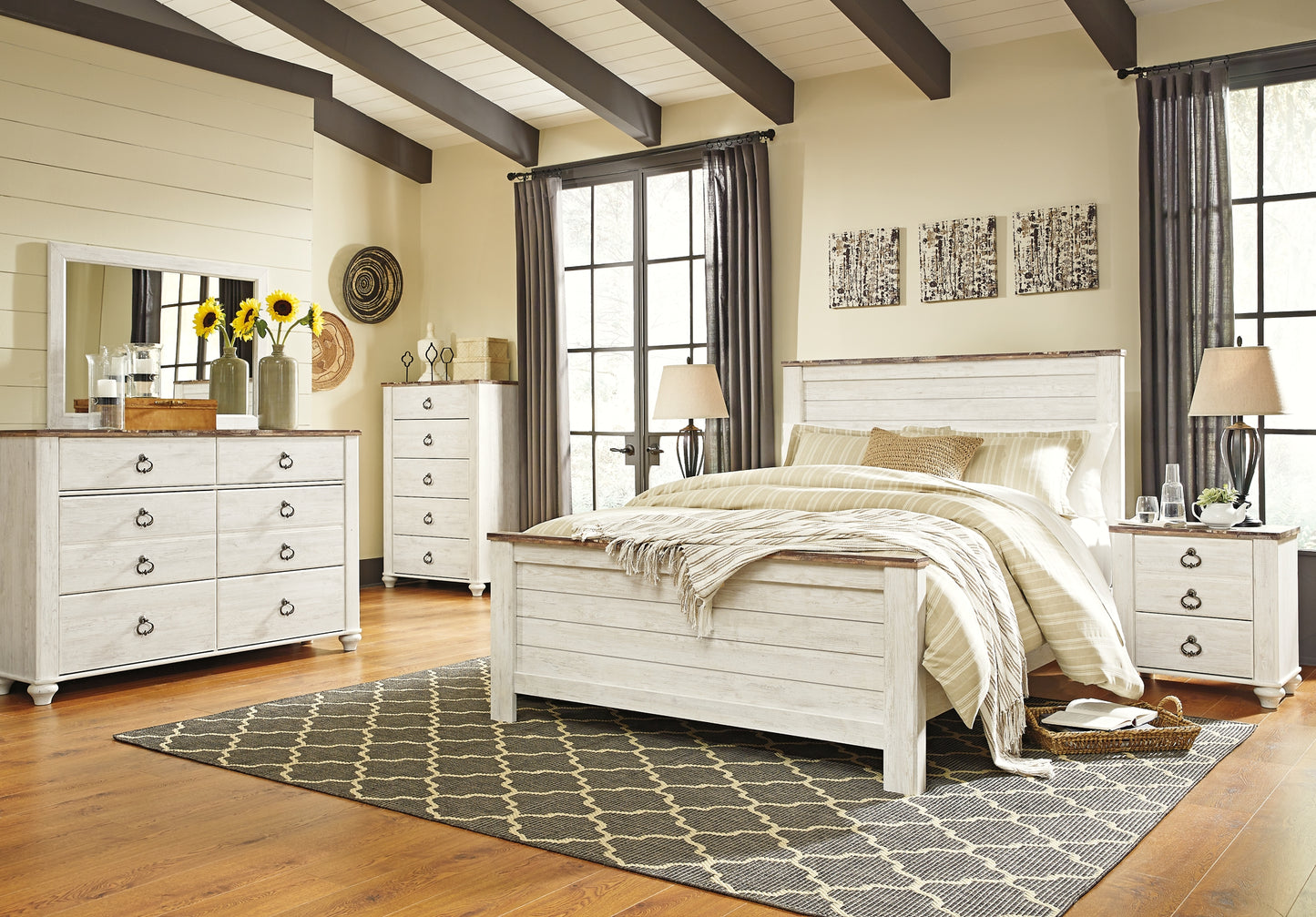 Willowton King Panel Bed with Dresser and Nightstand