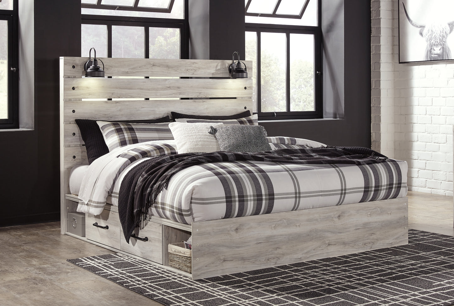 Cambeck King Panel Bed with 4 Storage Drawers with Dresser