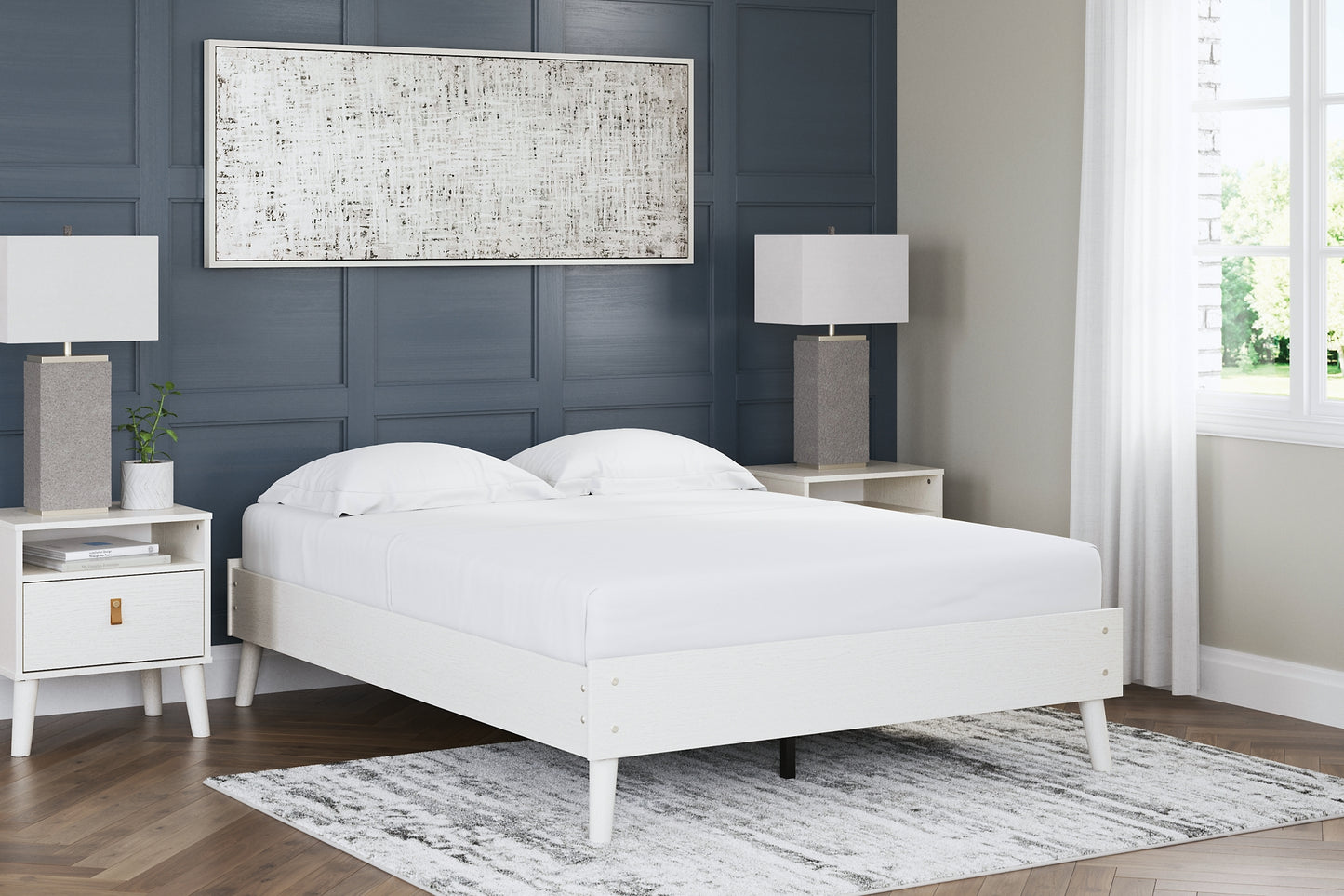 Aprilyn Full Platform Bed with Dresser and Chest