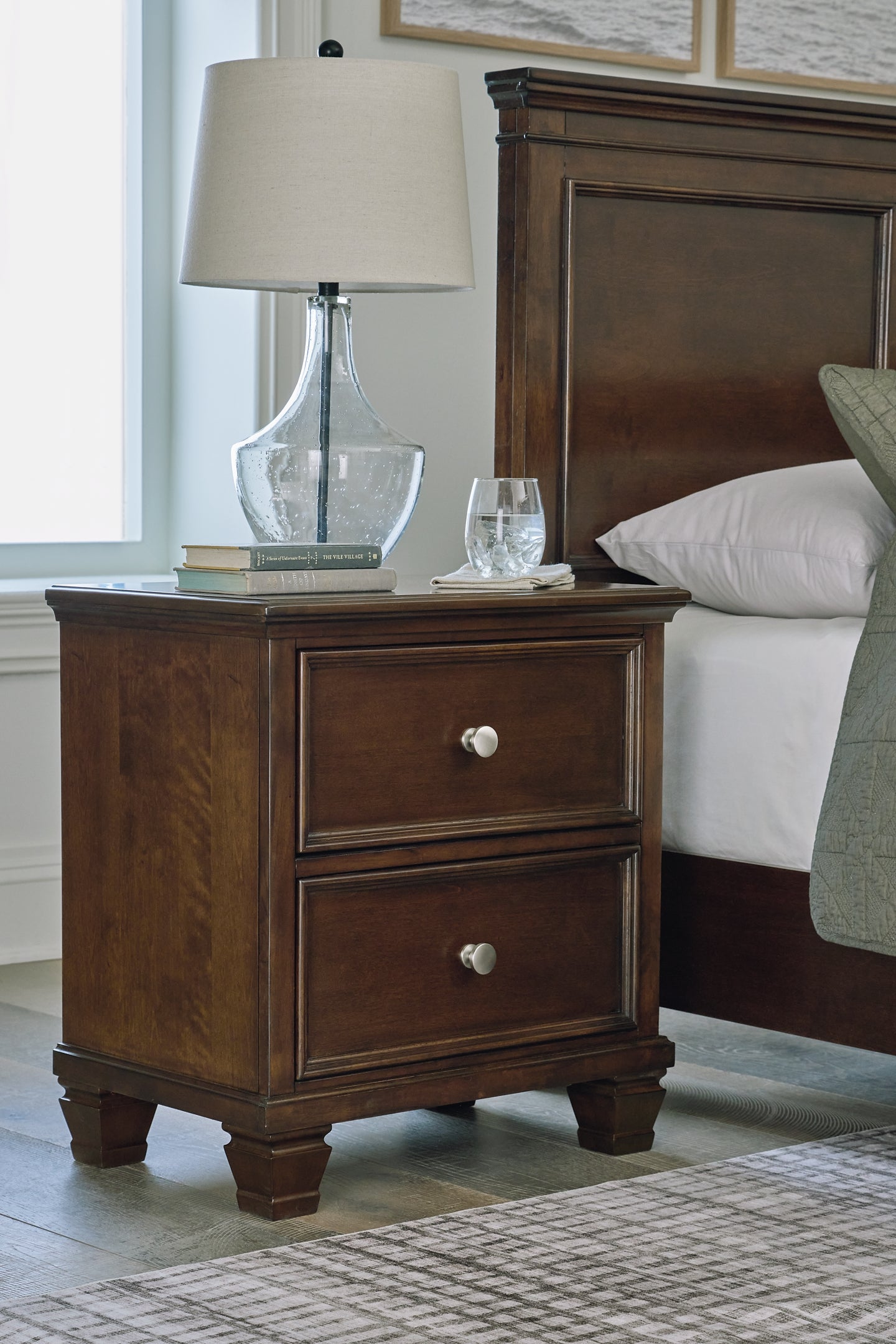 Danabrin Queen Panel Bed with Mirrored Dresser and Nightstand