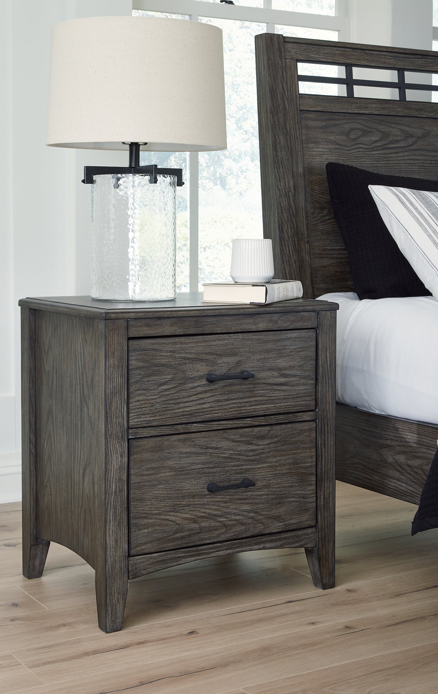 Montillan California King Panel Bed with Mirrored Dresser and Nightstand